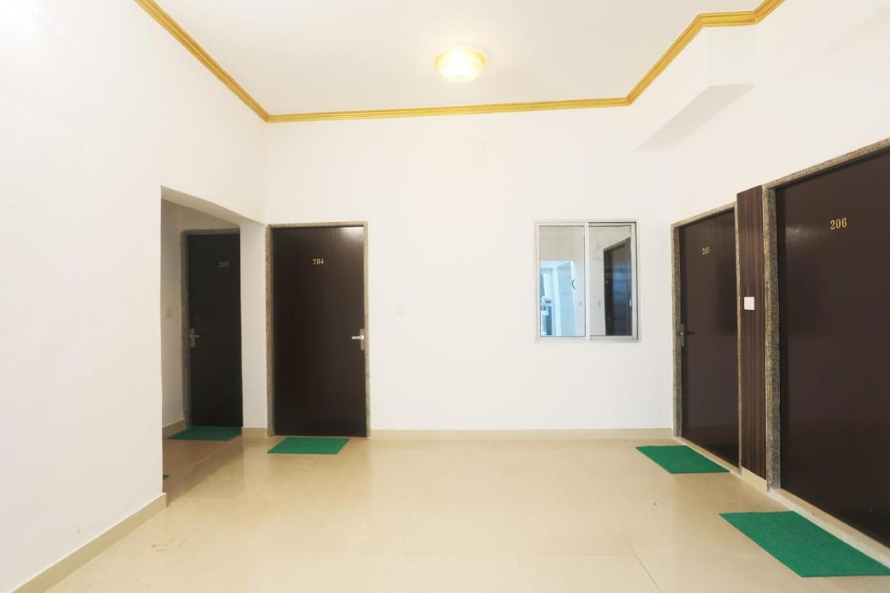 Central Hotel Khajurāho Exterior photo